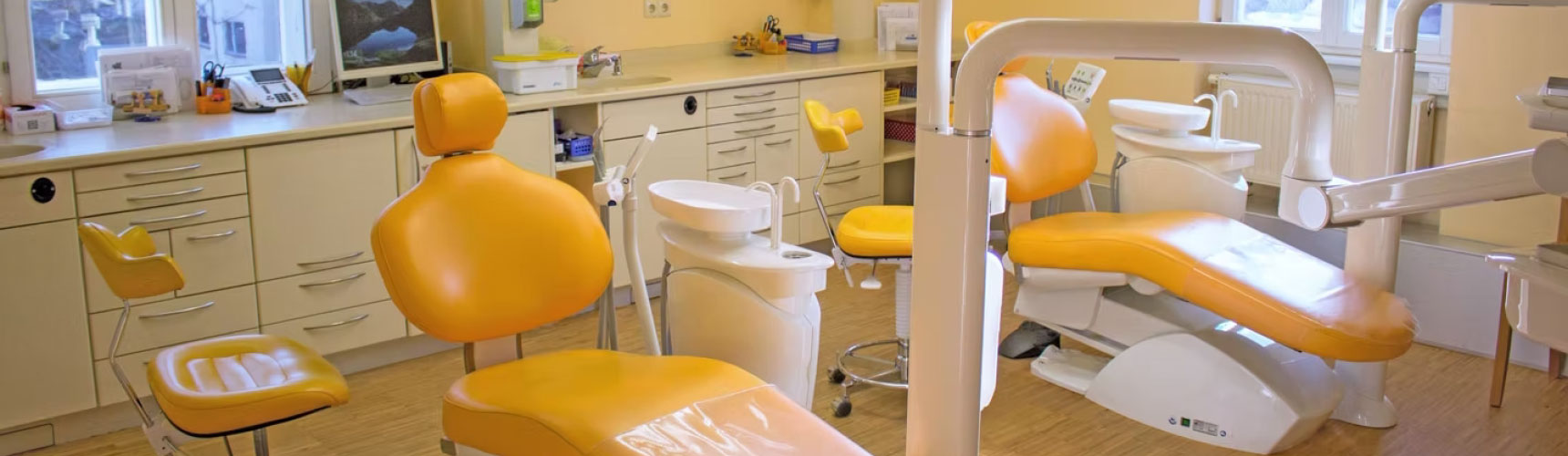 Behandlungszimmer in der Praxis fuer Kieferorthopaedie